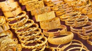 Harga Emas Akhirnya Runtuh, Takluk oleh Musuh Abadinya