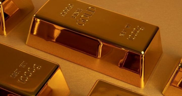 Harga Emas Dunia Terpuruk, Ditinggal Investor Demi Risiko Lebih Tinggi